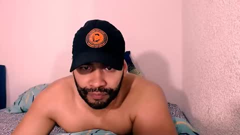 En moreno online show from November 2025 04:01:01 AM