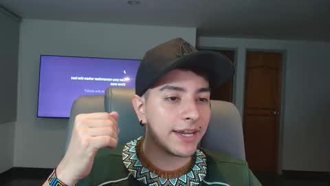 Jhoan Saenz online show from November 2025 01:39:01 AM