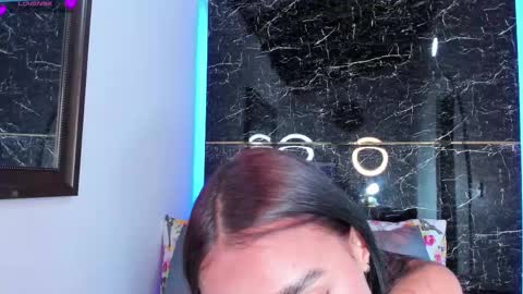 Jhoana  online show from October 2025 08:50:02 PM
