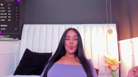 Jhoana  online show from October 2025 11:35:01 PM