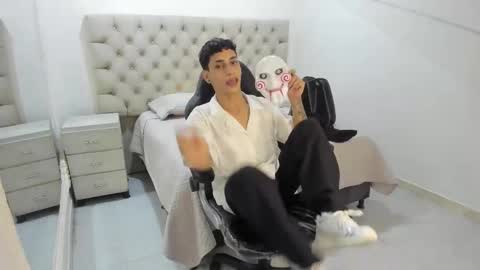 jhoanleandro online show from November 2025 05:53:01 AM