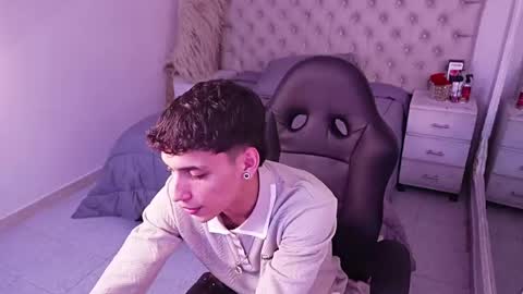 jhoanleandro online show from April 2026 05:57:01 AM