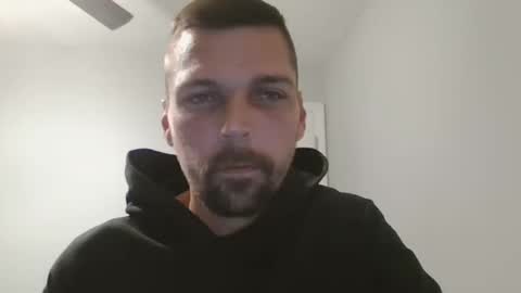 Snapshot of jholls chatting on December 2024 02:01:02 AM jholls online show from December 2024 02:01:02 AM