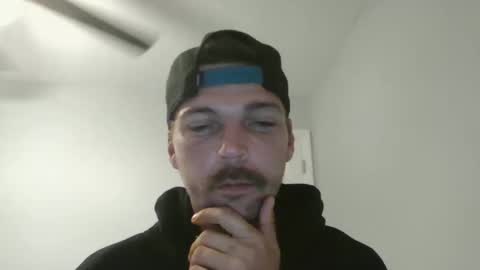 Snapshot of jholls chatting on February 2025 04:29:01 PM jholls online show from February 2025 04:29:01 PM