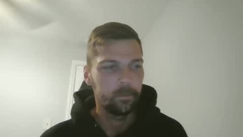 Snapshot of jholls chatting on March 2025 01:48:01 AM jholls online show from March 2025 01:48:01 AM