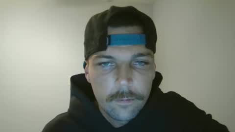 Snapshot of jholls chatting on October 2025 01:26:02 AM jholls online show from October 2025 01:26:02 AM