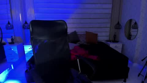 John Bear.... online show from March 2026 11:25:01 AM