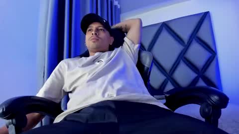 Snapshot of jhon_martinez_ chatting on July 2026 02:45:02 PM Jhon online show from July 2026 02:45:02 PM