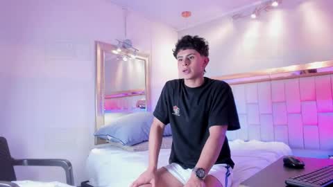 JHONNATHAN online show from December 2025 09:22:02 PM