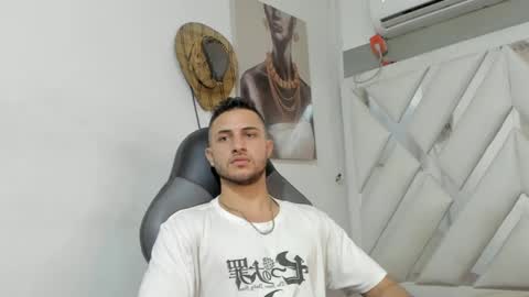 Snapshot of jhonny_flames7 chatting on January 2025 03:29:02 AM jhonny online show from January 2025 03:29:02 AM