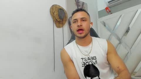 Snapshot of jhonny_flames7 chatting on February 2025 03:22:01 AM jhonny online show from February 2025 03:22:01 AM