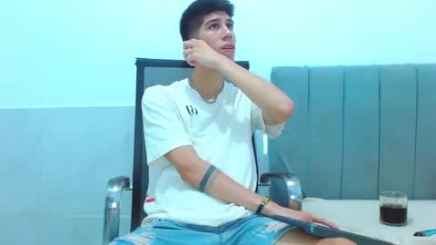 Snapshot of jhony_sex3 chatting on February 2026 04:41:02 AM jhony_sex3 online show from February 2026 04:41:02 AM