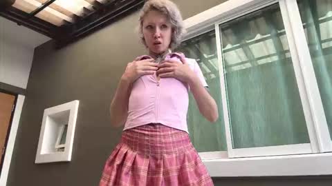 jigglipuff_ online show from March 2026 01:40:02 AM