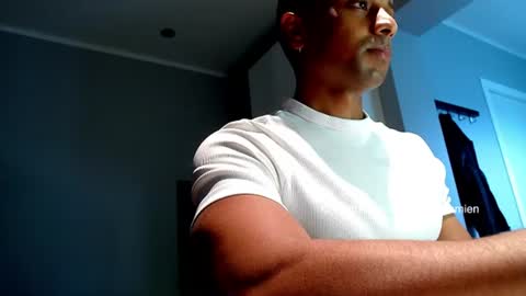 Snapshot of jimi_damien chatting on June 2026 04:38:02 PM JD online show from June 2026 04:38:02 PM