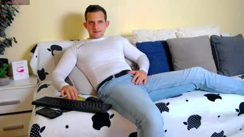Snapshot of jimmy_doss chatting on May 2026 01:05:02 PM Jimmy online show from May 2026 01:05:02 PM