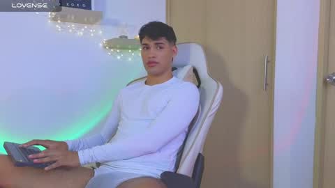 Jimmy Leeh online show from January 2025 11:38:01 PM