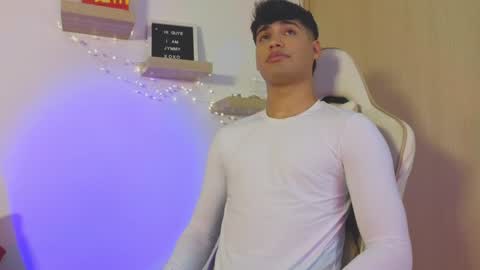 Jimmy Leeh online show from February 2025 11:26:01 PM