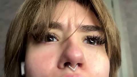 Jinny online show from September 2025 06:09:02 PM