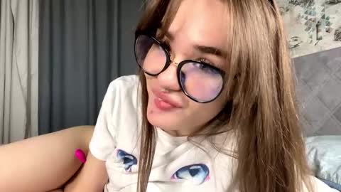 Jinny online show from October 2025 06:18:01 PM