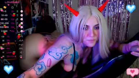 Snapshot of jinx_25 chatting on February 2025 06:40:01 AM  Jinx  online show from February 2025 06:40:01 AM