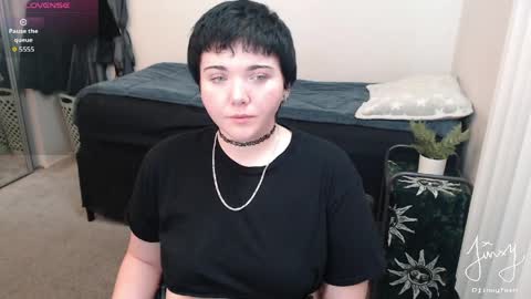 Snapshot of jinxyfawn chatting on May 2026 05:38:01 AM jinxyfawn online show from May 2026 05:38:01 AM