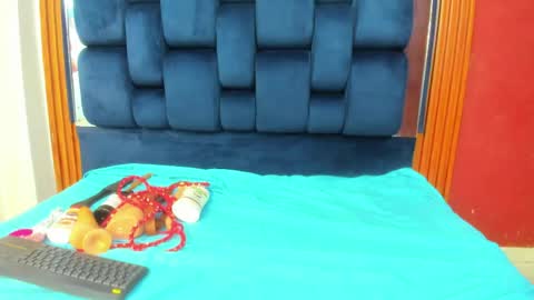 jisooluv online show from April 2026 07:58:01 PM