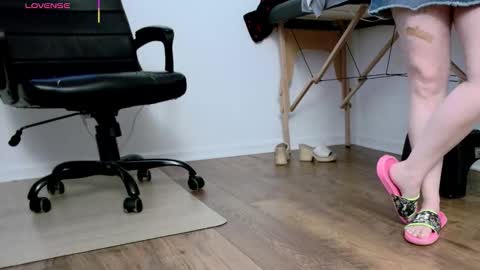 Nicole  Allen online show from February 2026 11:04:02 PM