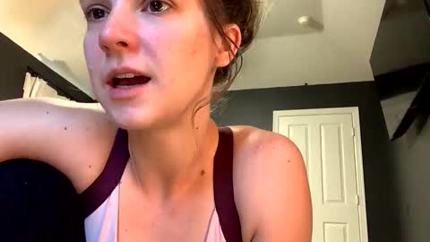 Snapshot of jlynn1997 chatting on November 2025 09:11:01 PM jlynn1997 online show from November 2025 09:11:01 PM