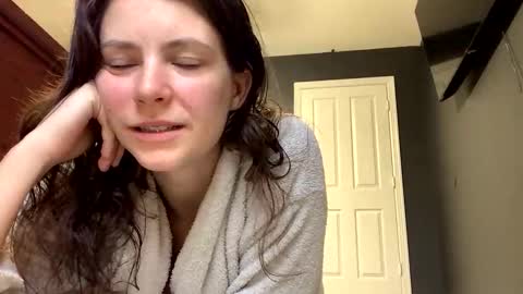 Snapshot of jlynn1997 chatting on December 2025 02:11:01 PM jlynn1997 online show from December 2025 02:11:01 PM