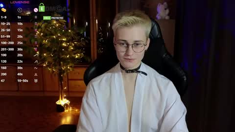 Snapshot of joan_night chatting on May 2026 05:42:04 PM J online show from May 2026 05:42:04 PM