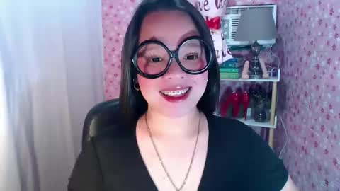 Joana online show from November 2025 07:58:01 PM