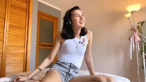 Snapshot of joanaphippin chatting on April 2026 07:22:01 AM joanaphippin online show from April 2026 07:22:01 AM