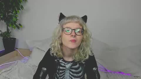 Emma online show from April 2026 04:13:02 AM