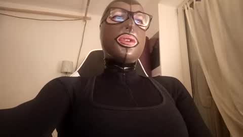 Snapshot of joanesxfree chatting on February 2025 11:20:01 PM The sweetest toy online show from February 2025 11:20:01 PM