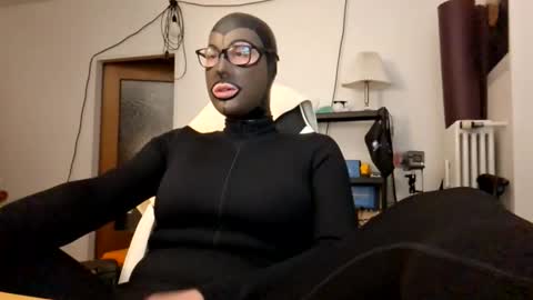 Snapshot of joanesxfree chatting on September 2025 07:15:02 PM The sweetest toy online show from September 2025 07:15:02 PM