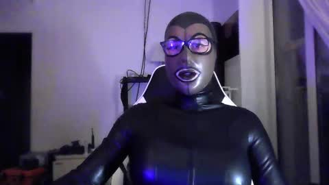 Snapshot of joanesxfree chatting on October 2025 06:02:01 PM The sweetest toy online show from October 2025 06:02:01 PM