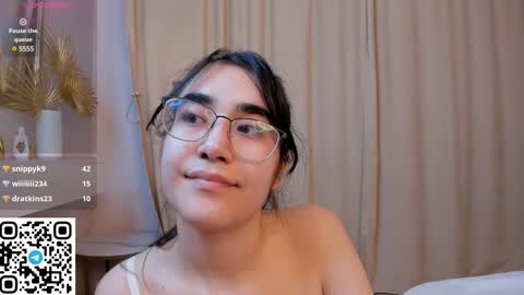 Mia online show from January 2025 03:59:02 PM