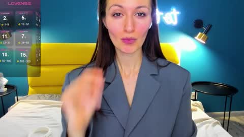 Joan online show from January 2026 02:15:01 AM