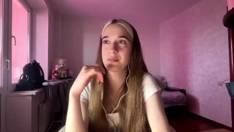 Snapshot of jodeefluty chatting on June 2026 10:15:01 AM Alice online show from June 2026 10:15:01 AM