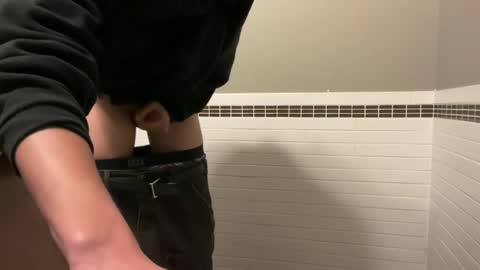 joe_3332 online show from November 2025 09:51:02 PM