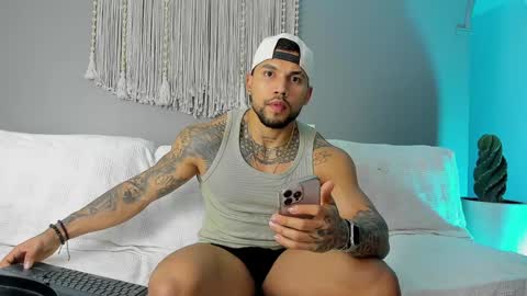 Snapshot of joe_esthetic chatting on December 2024 12:07:02 AM joe_esthetic online show from December 2024 12:07:02 AM