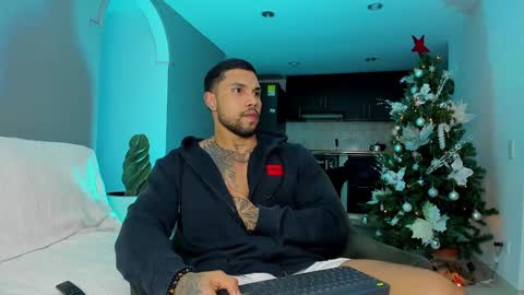Snapshot of joe_esthetic chatting on December 2024 12:45:02 AM joe_esthetic online show from December 2024 12:45:02 AM