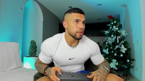 Snapshot of joe_esthetic chatting on December 2024 11:47:02 PM joe_esthetic online show from December 2024 11:47:02 PM