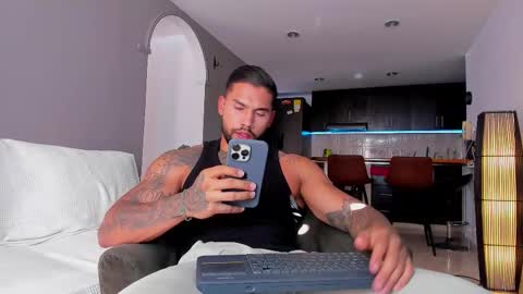 Snapshot of joe_esthetic chatting on September 2025 08:30:01 PM joe_esthetic online show from September 2025 08:30:01 PM