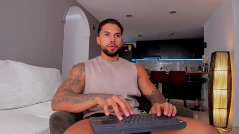 Snapshot of joe_esthetic chatting on September 2025 08:03:01 PM joe_esthetic online show from September 2025 08:03:01 PM