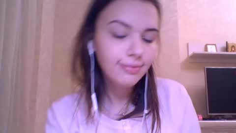 Jennifer online show from December 2025 06:03:02 PM