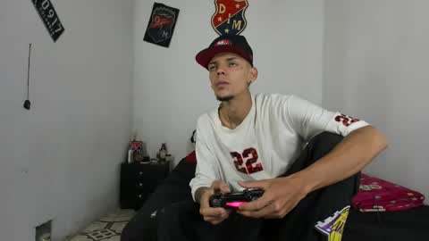 johan_and_antonella online show from January 2025 10:35:02 PM