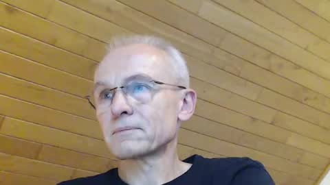 Snapshot of johanforu chatting on December 2024 02:28:01 PM johanforu online show from December 2024 02:28:01 PM