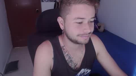 JOHAN independient model online show from November 2025 01:11:02 PM