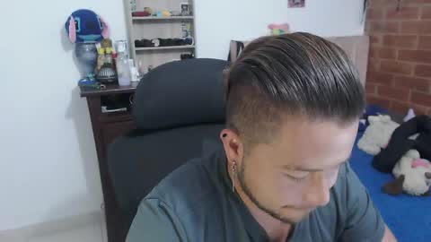 JOHAN independient model online show from April 2026 08:20:02 PM